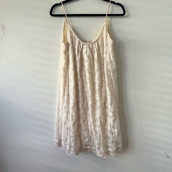 Altar'd State Women's Cream Sleeveless Scoop Neck Embroidered Mini Dress Small - Picture 1 of 9